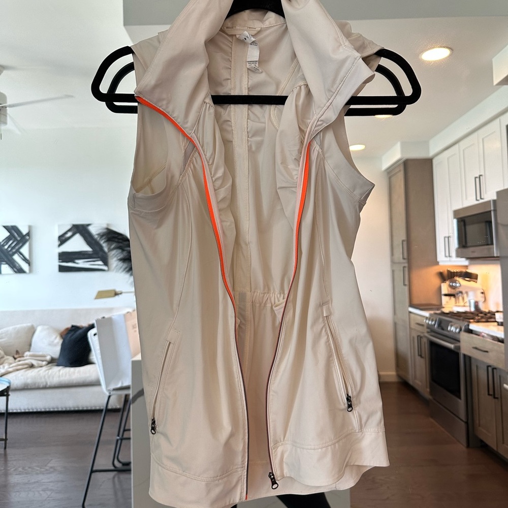 Lululemon outerwear vest size 4